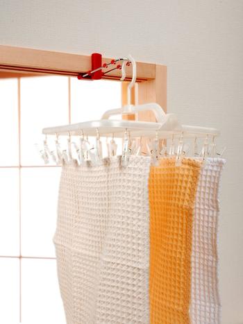 使用例（鴨居に取付け）